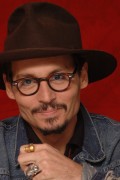 Джонни Депп (Johnny Depp) пресс-конференция к фильму "Sweeney Todd", Лондон, 27.11.07 (25xHQ) Beef6d359775005