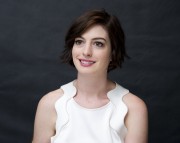 Энн Хэтэуэй (Anne Hathaway) Interstellar Press Conference, Four Seasons Los Angeles, Beverly Hills, 10.26.14 (29xHQ) 9895f0361072047