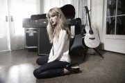 Тейлор Свифт (Taylor Swift) промо фото Sony Unveils 8 HoursTaylor Swift, фотограф Nigel Barker (37xHQ) 25418c363207881