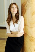 Saffron Burrows - Страница 2 601f71364152995