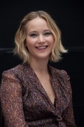 Дженнифер Лоуренс (Jennifer Lawrence) The Hunger Games Mockingjay Part 1 Press Conference, London, 11.10.2014 (13xHQ) C7179d364875004