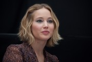 Дженнифер Лоуренс (Jennifer Lawrence) The Hunger Games Mockingjay Part 1 Press Conference, London, 11.10.2014 (13xHQ) Fff1fe364874972