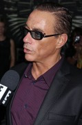 Жан-Клод Ван Дамм (Jean-Claude Van Damme) Premiere of The Expendables 2 at Grauman's Chinese Theatre in Los Angeles,15.08.2012 - 77хHQ 3fd786371204371