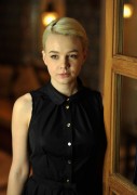 Кэри Маллиган (Carey Mulligan) Portaits at the Dubai Film Festival - 13.12.2010 (17xHQ) 9b478c379449597