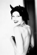 Милла Йовович (Milla Jovovich) Ellen von Unwerth Photoshoot, The Face 1997 - 16xHQ Bf4233380739025
