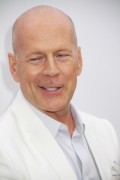 Брюс Уиллис (Bruce Willis) attends Red 2 premiere held at Westwood Village in Los Angeles, July 11, 2013 - 10xHQ 3ac1bd381276335