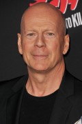 Брюс Уиллис (Bruce Willis) Sin City A Dame to Kill For Premiere, TCL Chinese Theater, 2014 - 70xHQ 4c585b381274898