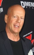 Брюс Уиллис (Bruce Willis) Sin City A Dame to Kill For Premiere, TCL Chinese Theater, 2014 - 70xHQ Bde0e1381274835