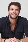 Лиам Хемсворт (Liam Hemsworth) 'The Hunger Games Catching Fire' Press Conference (Four Seasons Hotel in Beverly Hills (November 8, 2013) Dc8cbe381922322