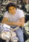 Джордж Клуни (George Clooney) фотограф Mark Leivdal, 1989 (8xHQ)  8b7a68382888110