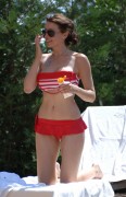 Данни Миноуг (Dannii Minogue) Red Bikini (18xHQ) 01819c384396710