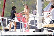 Тейлор Свифт (Taylor Swift) on a boat, Maui, Hawaii, 2015.1.24 (57xHQ) 7061d4386397160