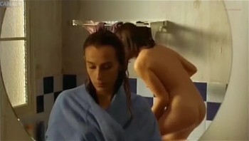 Virginie Ledoyen - Heroines (FR-1997) topless. 