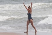 Сара Джессика Паркер (Sarah Jessica Parker) on the beach in Montauk, 17.08.2014 (29xHQ) 84f1a7387413221