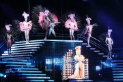 Кайли Миноуг (Kylie Minogue) Showgirl Homecoming Tour (25xHQ) E94a30390111565
