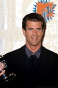 Мэл Гибсон (Mel Gibson) MTV Movie Awards - September 7, 1993 (MQ) F15a51390672104