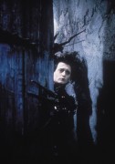 Эдвард руки-ножницы / Edward Scissorhands (Джонни Депп, Вайнона Райдер, 1990) 4f5a1d391894559