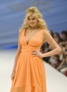 Кейт Аптон (Kate Upton) walking the runway at Liverpool Fashion Fest AW 2012 in Mexico City, 01.03.2012 (48xHQ) 8fe989393942143