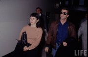 Мел Гибсон (Mel Gibson) wearing sunglasses, and wife Robyn. (Photo by David Mcgough) 6xMQ 3ec348394013563