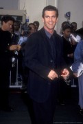 Мэл Гибсон (Mel Gibson) MTV Movie Awards - September 7, 1993 (MQ) 0d789d395634857