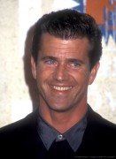 Мэл Гибсон (Mel Gibson) MTV Movie Awards - September 7, 1993 (MQ) 94f98a395634865