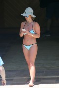 Бритни Спирс (Britney Spears) Wearing a Bikini in Hawaii, 26.03.15 (93xHQ) 44f261400432634