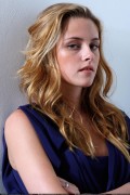 Кристен Стюарт (Kristen Stewart) Jeff Vespa Portraits for Into The Wind during TIFF, 15.09.2007 (9xHQ) 38d347519568751